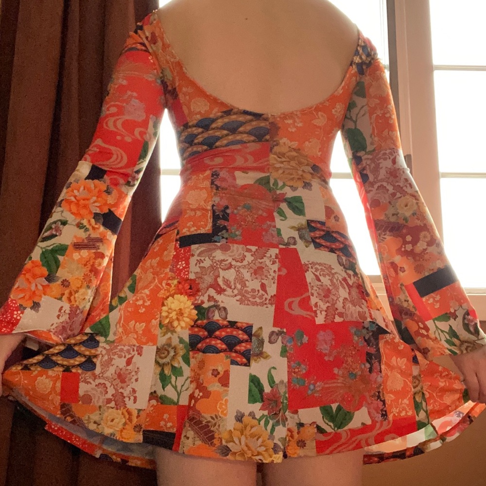 Asos size 0 bell sleeve dress - Picture 4 of 10